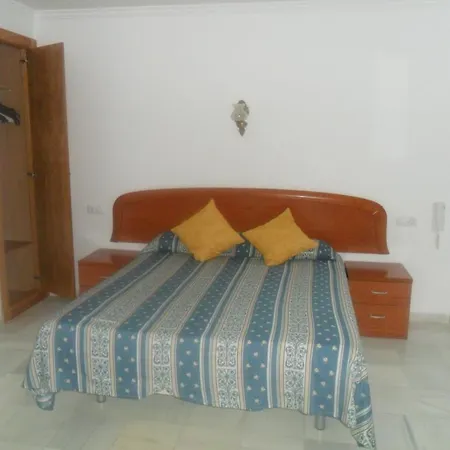 太阳中心旅馆 招待所 加的斯