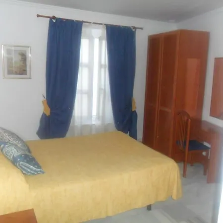 太阳中心旅馆 招待所 加的斯