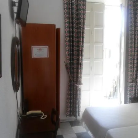 太阳中心旅馆 招待所 加的斯