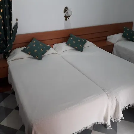 太阳中心旅馆 * 加的斯