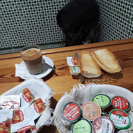 太阳中心旅馆 * 加的斯