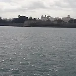 招待所 太阳中心旅馆 加的斯
